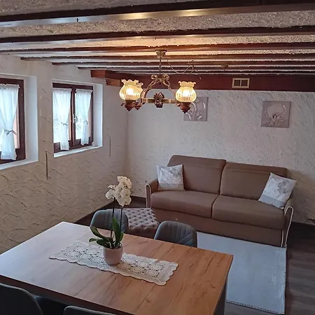 Antica Casa Di Lea Apartment